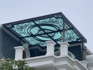 Mái Kính Sân Thượng Khung Sắt Tân Cổ Điển
